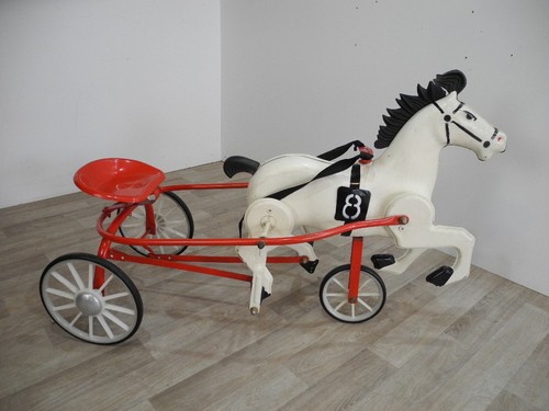 Antik pferd mit sulky - antik,