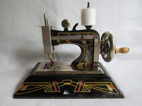 Alte kindernähmaschine aus - alte,